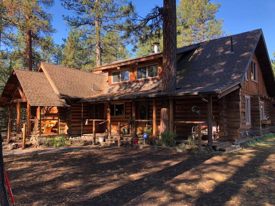 Beautiful Log Home Outside Of Sisters Buitenkant foto